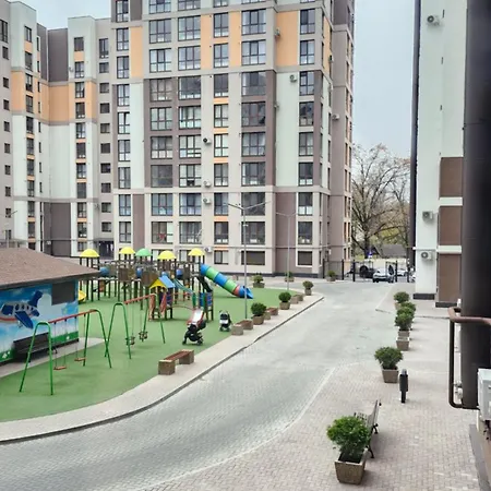 Airport 24&24 Car Parking Apartment